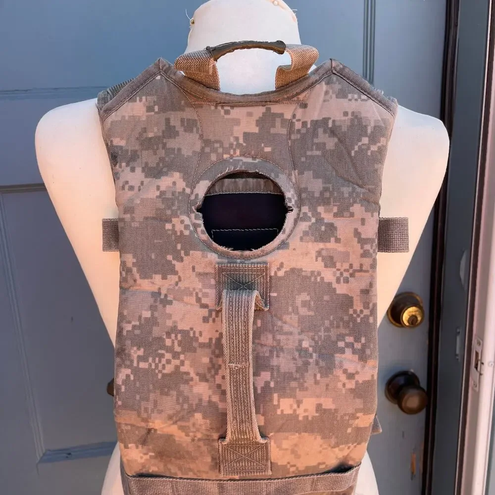 US Military MOLLEE II Hydration System Carrier *No Bladder*